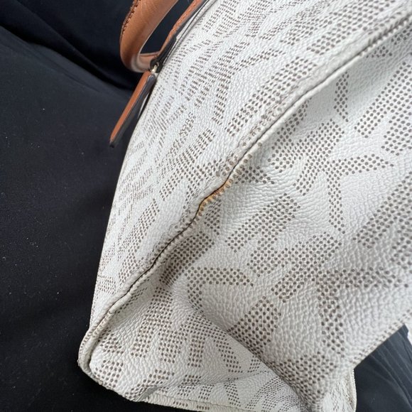 Michael Kors Hamilton Tote Bag - Vanilla - Picture 10 of 11